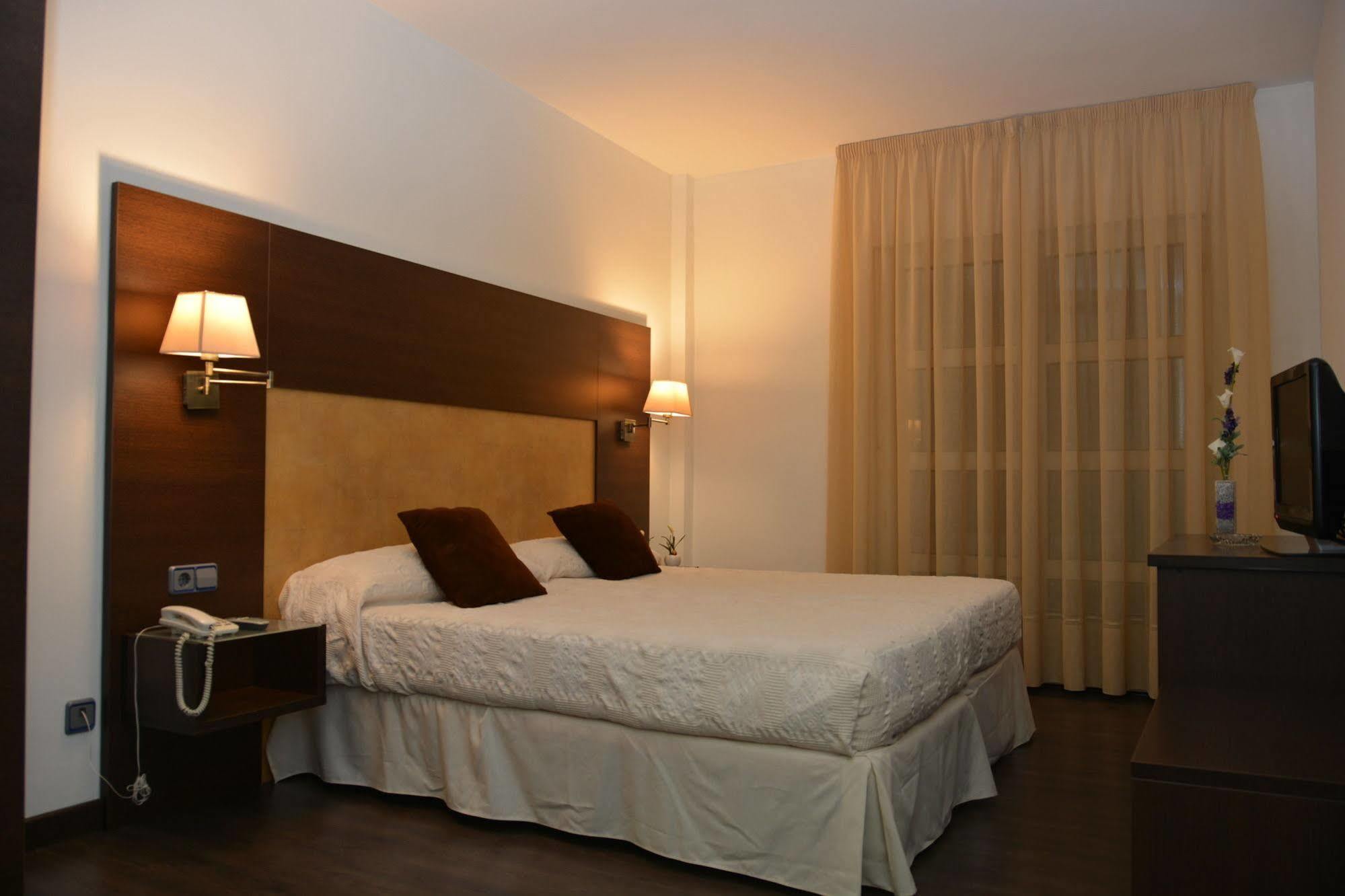 Hotel Madrid Torrejon Plaza Torrejón de Ardoz Zewnętrze zdjęcie